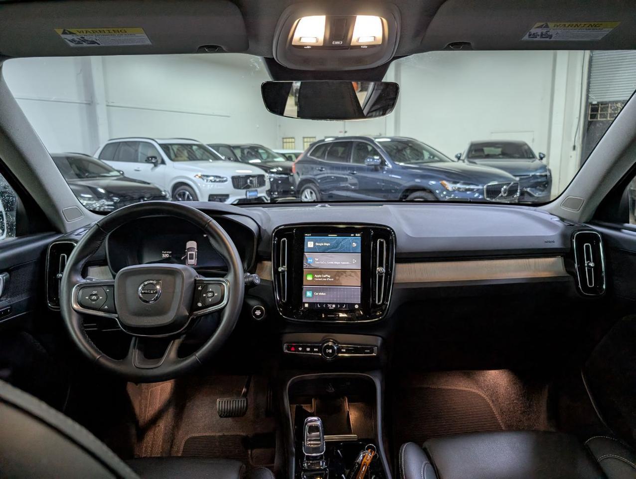 2025 Volvo XC40 B5 AWD Hybrid PLUS w/High Performance Sound, 360 Cam, Pano Roof & Heated Leather Seats Portland OR