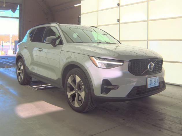 2025 Volvo XC40 B5 AWD Hybrid PLUS w/High Performance Sound, Climate Package * Portland OR