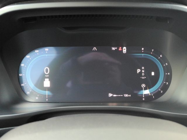 2025 Volvo XC40 B5 Core Bright Theme Plano TX