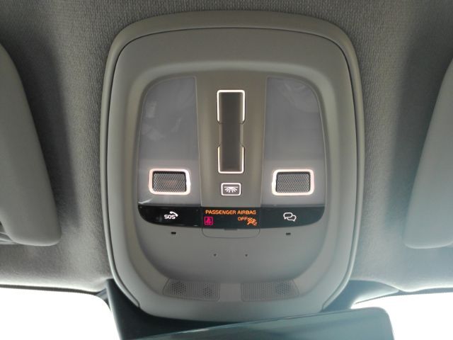 2025 Volvo XC40 B5 Core Bright Theme Plano TX