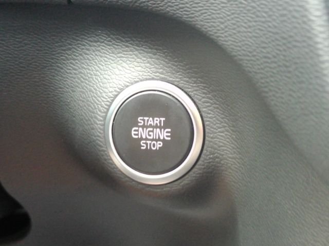 2025 Volvo XC40 B5 Core Bright Theme Plano TX