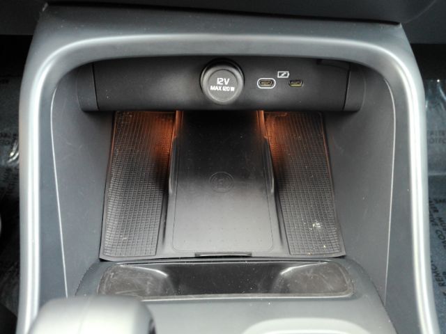 2025 Volvo XC40 B5 Core Bright Theme Plano TX