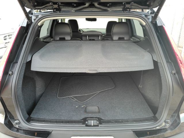 2025 Volvo XC40 B5 Core Bright Theme Plano TX