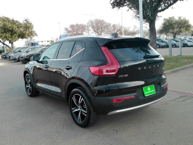 2025 Volvo XC40 B5 Core Bright Theme Plano TX