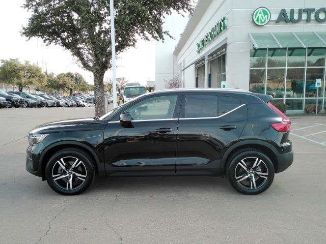 2025 Volvo XC40 B5 Core Bright Theme Plano TX