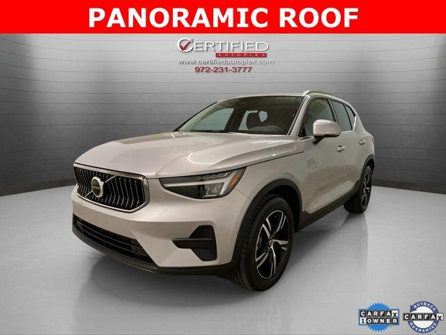2025 Volvo XC40 B5 Core