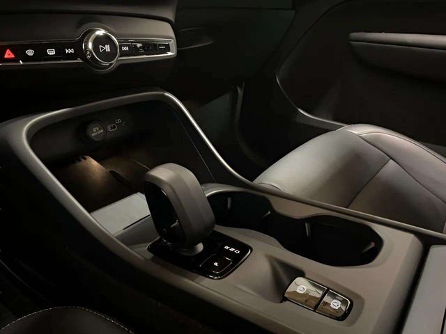 2025 Volvo XC40 B5 Core Dallas TX