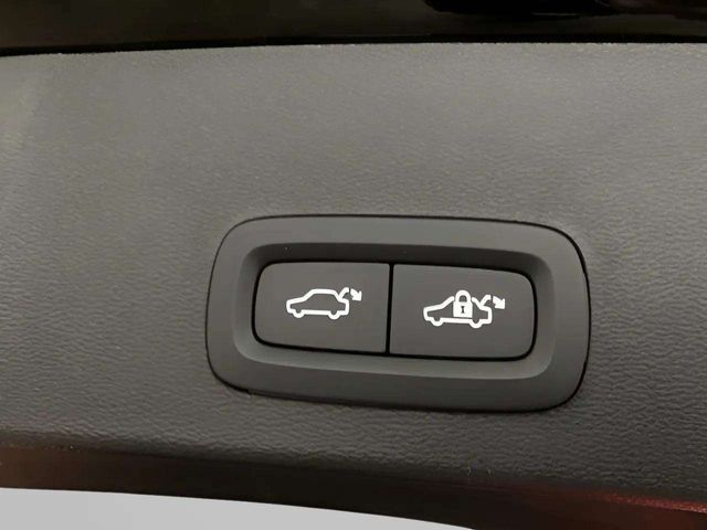 2025 Volvo XC40 B5 Core Dallas TX