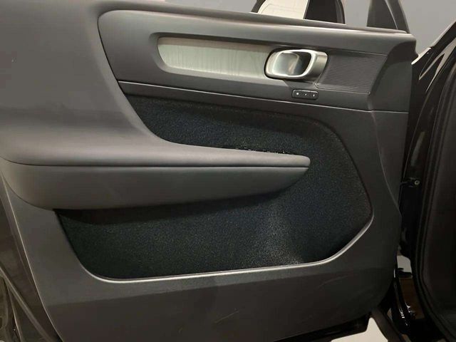 2025 Volvo XC40 B5 Core Dallas TX