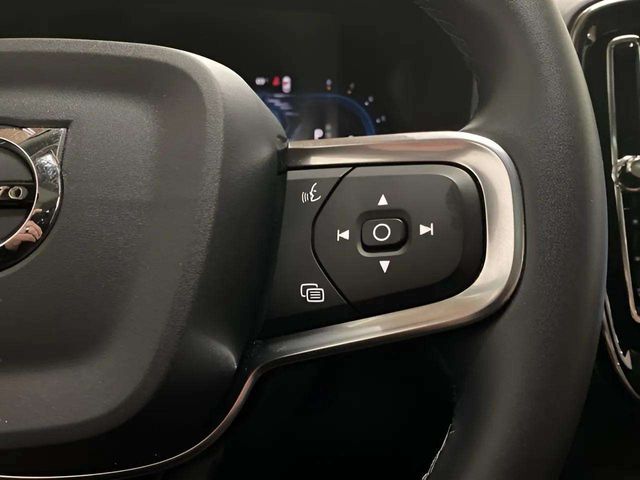 2025 Volvo XC40 B5 Core Dallas TX