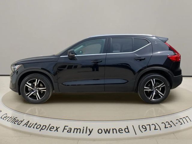 2025 Volvo XC40 B5 Core