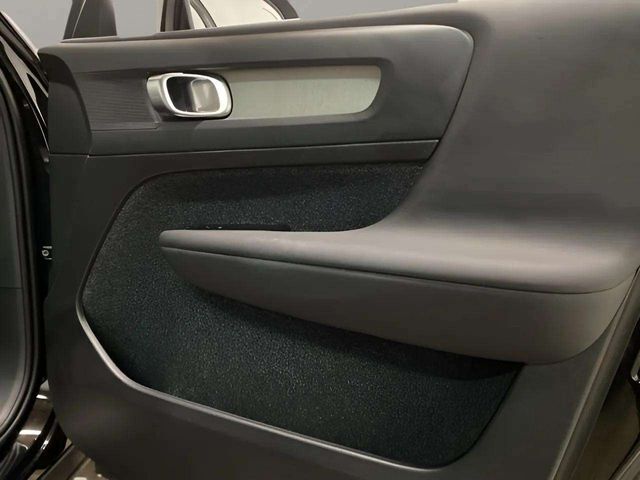 2025 Volvo XC40 B5 Core Dallas TX