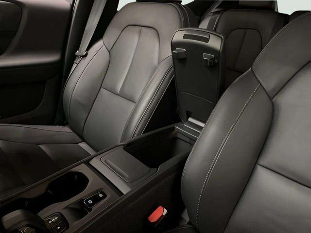 2025 Volvo XC40 B5 Core Dallas TX