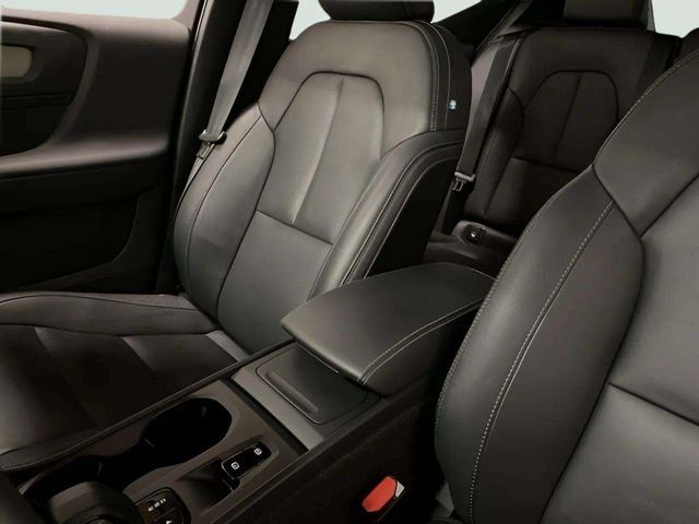 2025 Volvo XC40 B5 Core Dallas TX