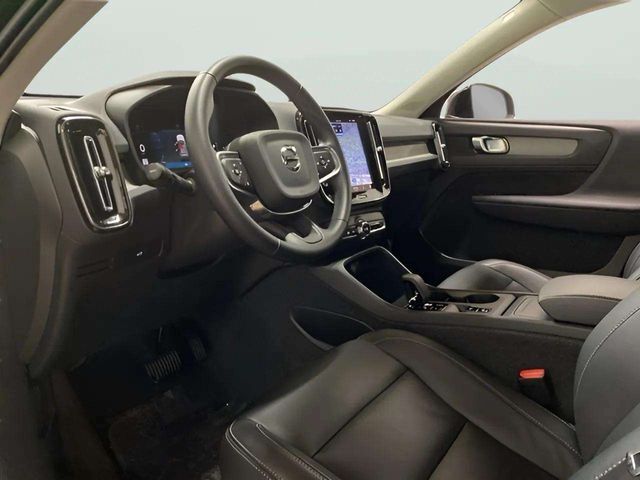 2025 Volvo XC40 B5 Core Dallas TX