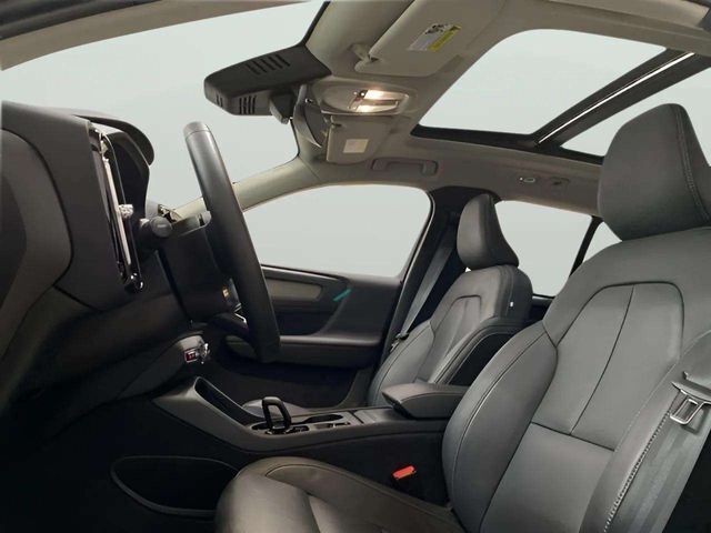 2025 Volvo XC40 B5 Core Dallas TX