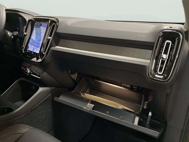 2025 Volvo XC40 B5 Core Dallas TX