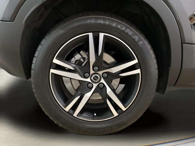 2025 Volvo XC40 B5 Core Dallas TX