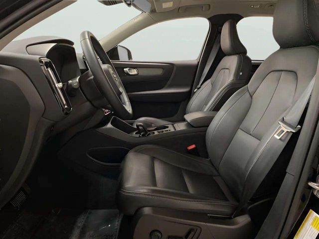 2025 Volvo XC40 B5 Core Dallas TX