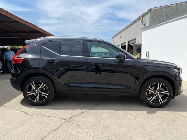 2025 Volvo XC40 B5 Core Dallas TX