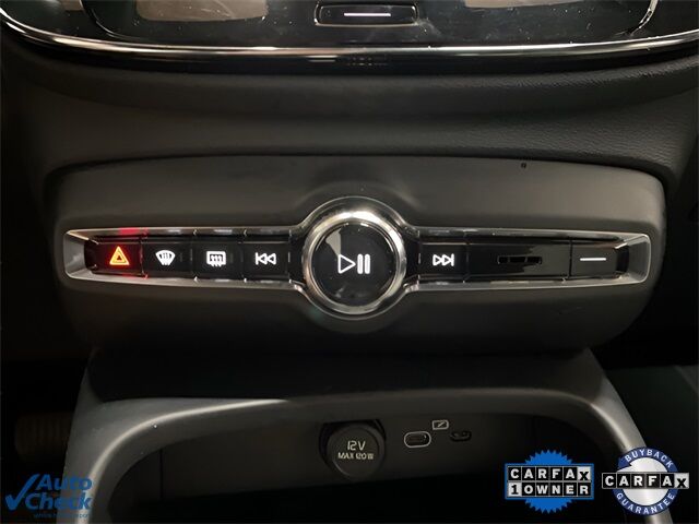 2025 Volvo XC40 B5 Core Dallas TX