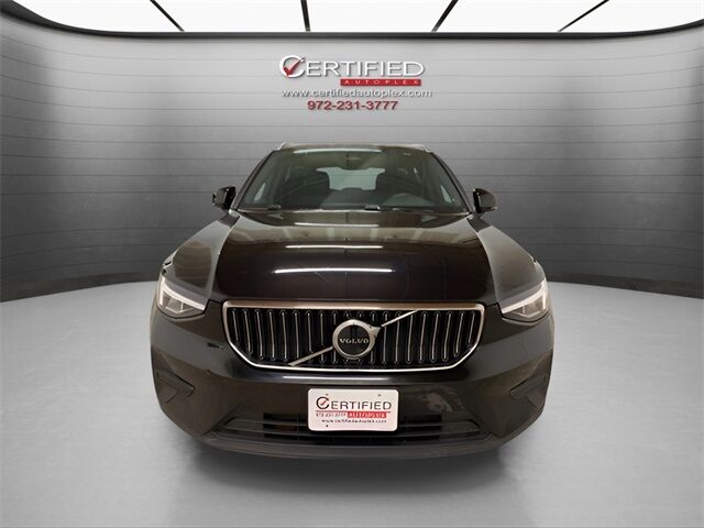 2025 Volvo XC40 B5 Core