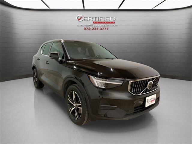 2025 Volvo XC40 B5 Core