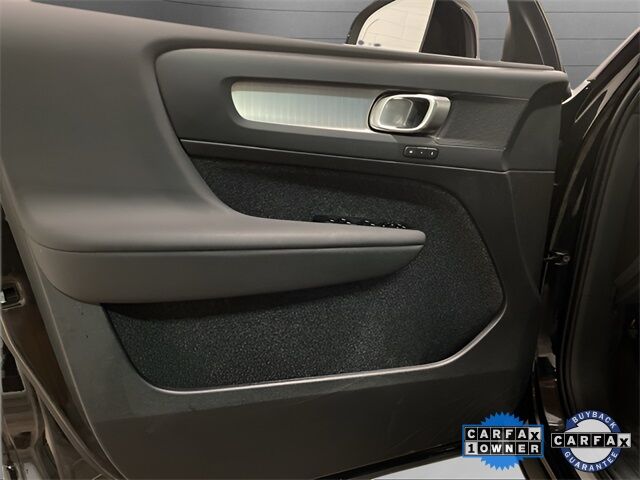 2025 Volvo XC40 B5 Core Dallas TX