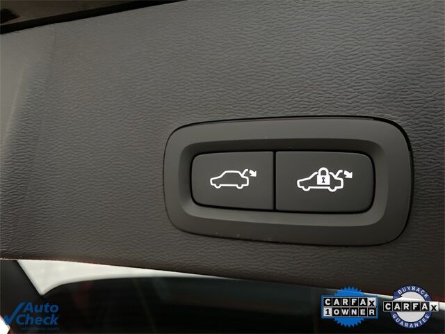 2025 Volvo XC40 B5 Core Dallas TX