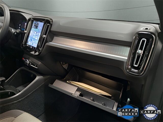 2025 Volvo XC40 B5 Core Dallas TX