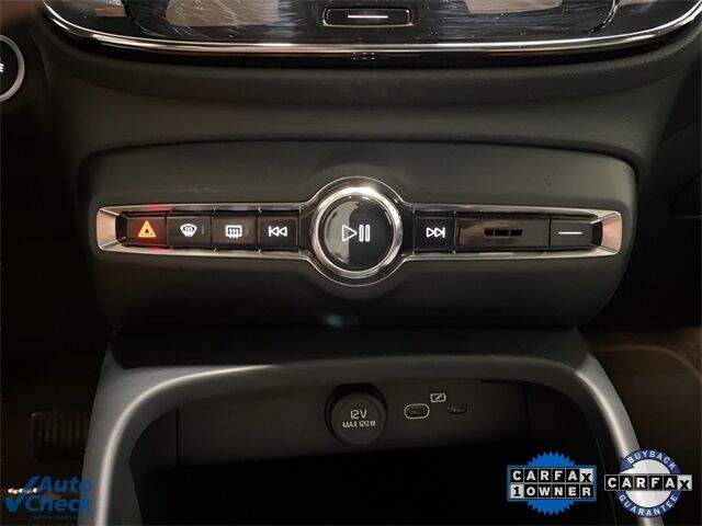 2025 Volvo XC40 B5 Core Dallas TX