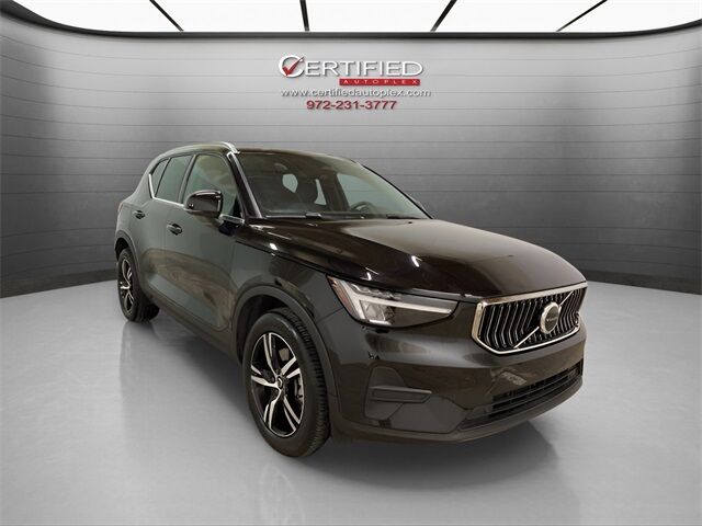 2025 Volvo XC40 B5 Core
