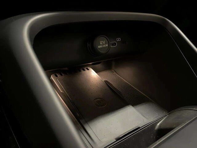 2025 Volvo XC40 B5 Core Dallas TX