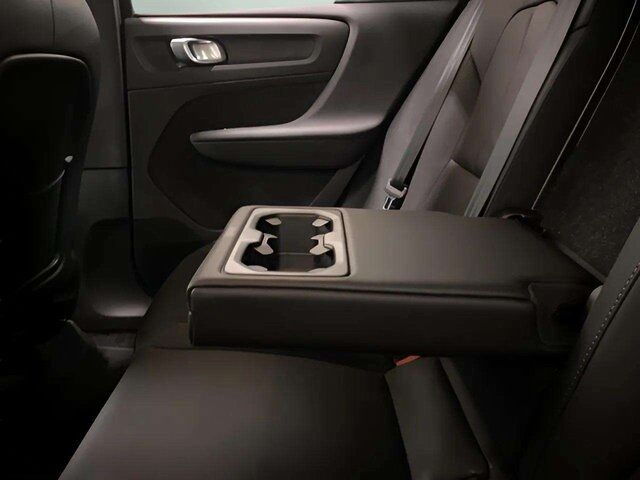 2025 Volvo XC40 B5 Core Dallas TX