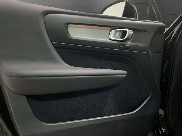 2025 Volvo XC40 B5 Core Dallas TX