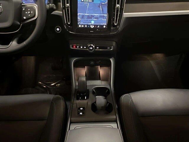 2025 Volvo XC40 B5 Core Dallas TX