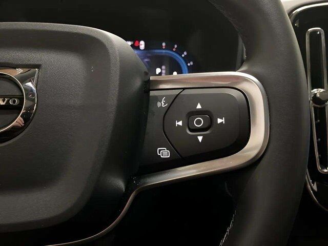 2025 Volvo XC40 B5 Core Dallas TX