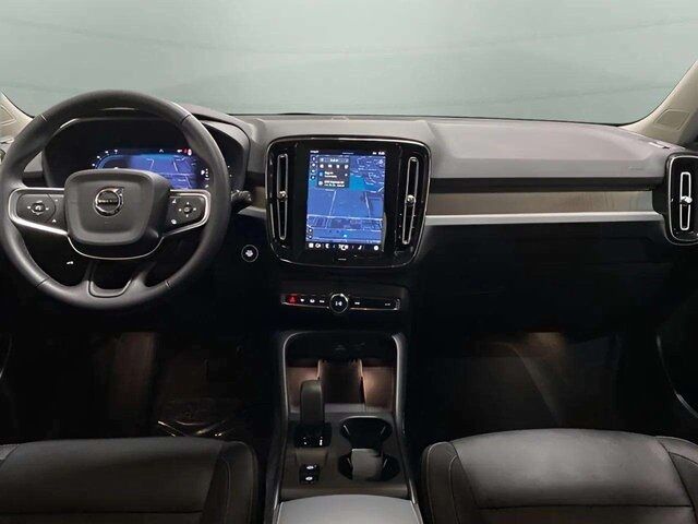 2025 Volvo XC40 B5 Core Dallas TX