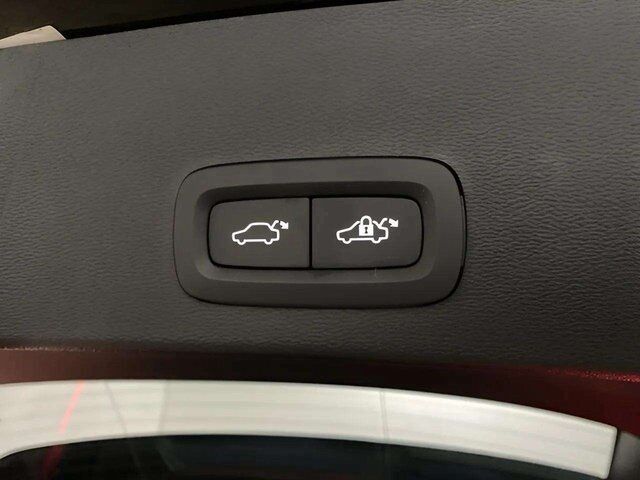 2025 Volvo XC40 B5 Core Dallas TX