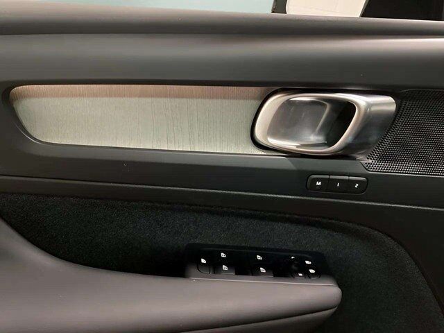 2025 Volvo XC40 B5 Core Dallas TX