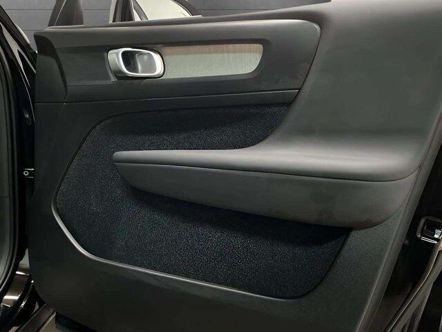 2025 Volvo XC40 B5 Core Dallas TX