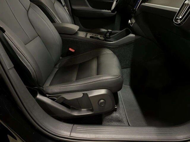 2025 Volvo XC40 B5 Core Dallas TX