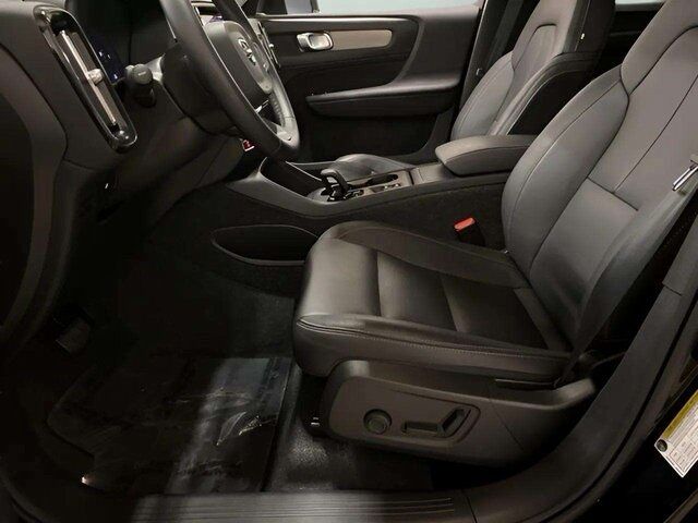 2025 Volvo XC40 B5 Core Dallas TX