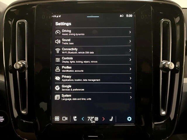 2025 Volvo XC40 B5 Core Dallas TX