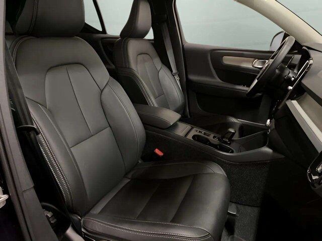 2025 Volvo XC40 B5 Core Dallas TX