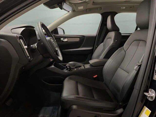 2025 Volvo XC40 B5 Core Dallas TX