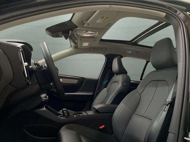 2025 Volvo XC40 B5 Core Dallas TX