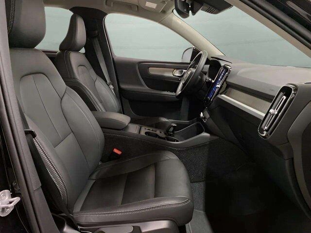 2025 Volvo XC40 B5 Core Dallas TX