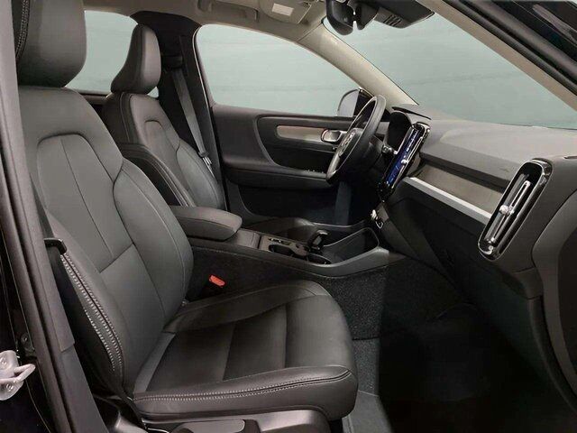 2025 Volvo XC40 B5 Core Dallas TX