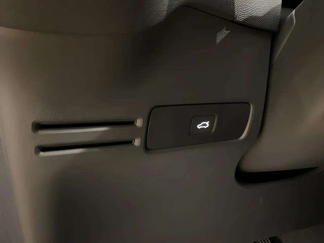 2025 Volvo XC40 B5 Core Dallas TX